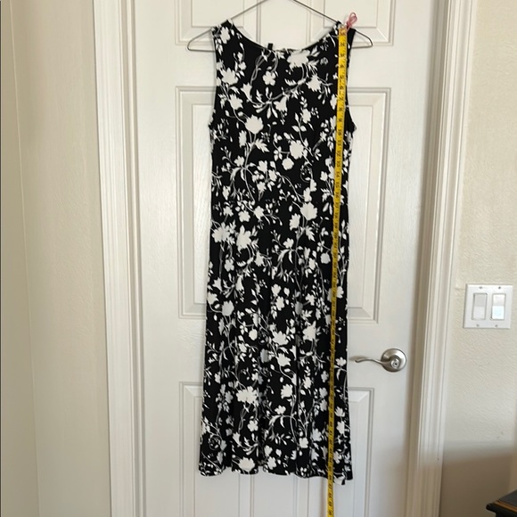 Talbots Black and White Flower Pattern Sleeveless Midi SundressSz M - Picture 4 of 11
